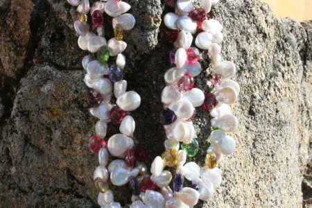 COLLAR DE PERLA BARROCA Y AGATAS MULTICOLOR