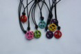 COLLAR SIMBOLO DE LA PAZ CON CUERO